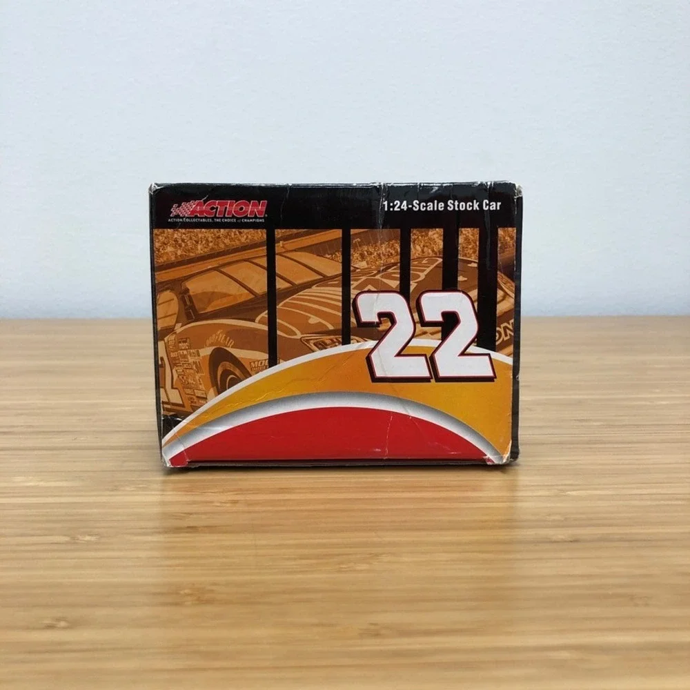 Action Performance Stock Car Adults Black AutoZone Kenny Wallace 22 Diecast 1:24